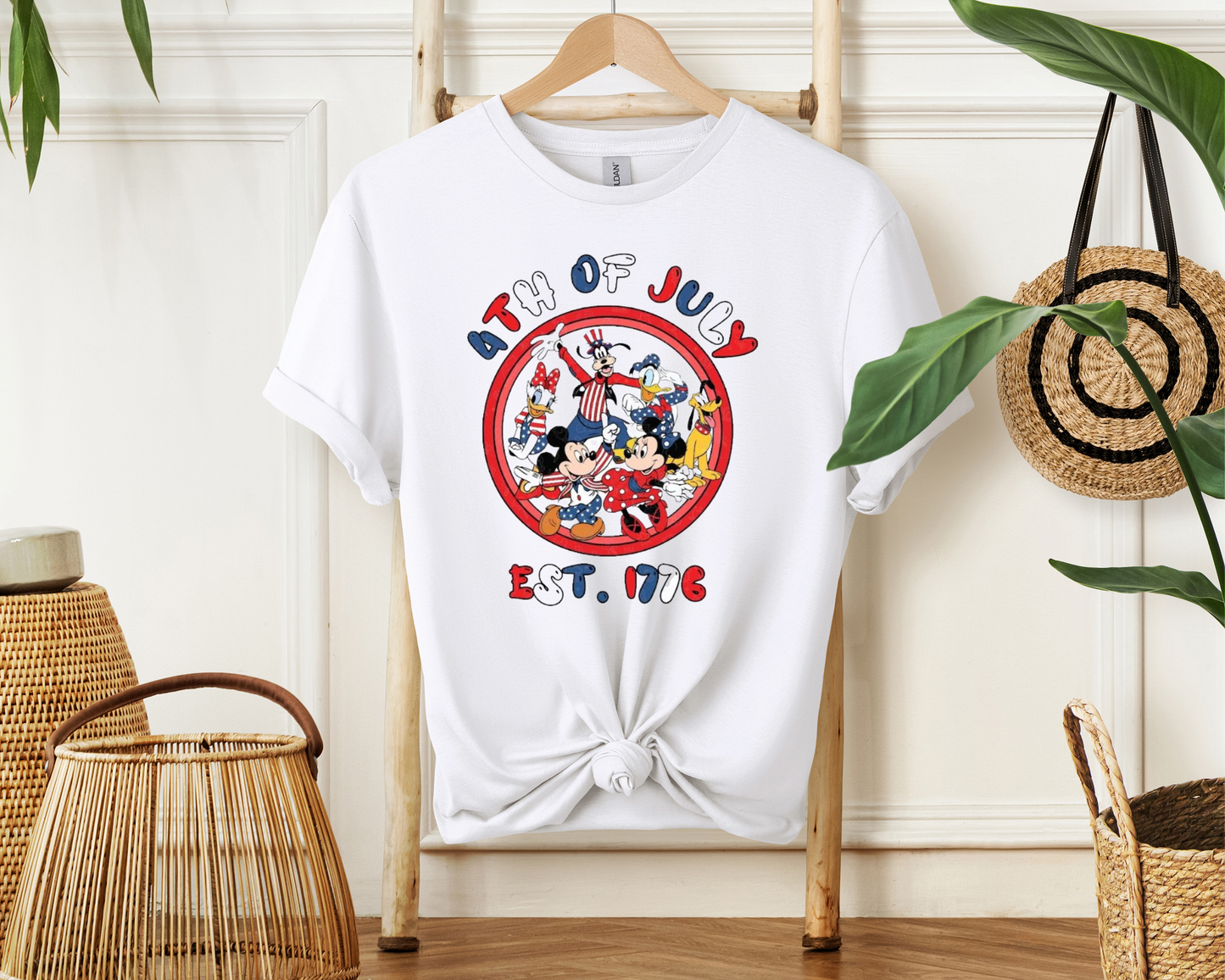 4th of July T-Shirt — Vintage Cartoon Patriotic Design